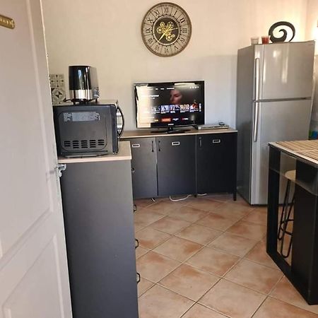 Studio Climatise Dans Villa Calme A 15Km De Cannes ペメナード エクステリア 写真
