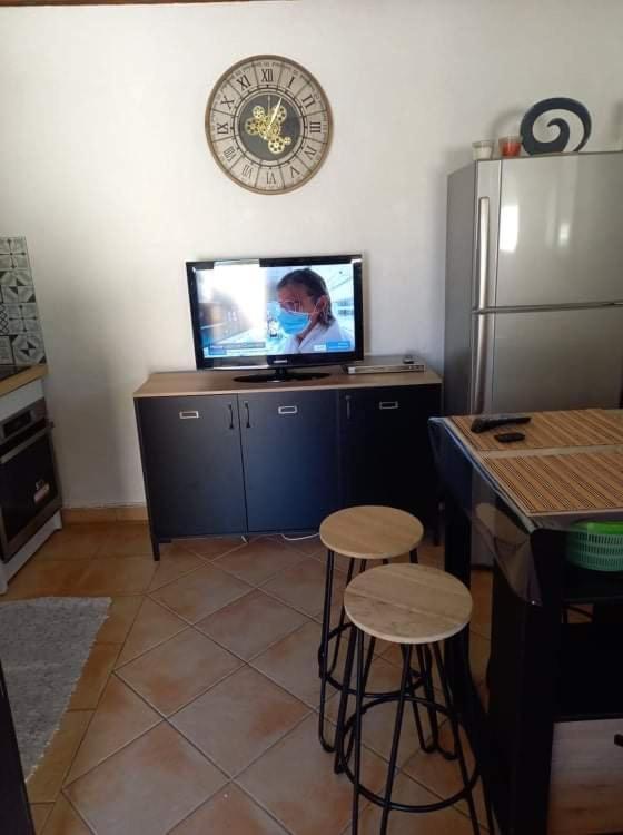 Studio Climatise Dans Villa Calme A 15Km De Cannes ペメナード エクステリア 写真